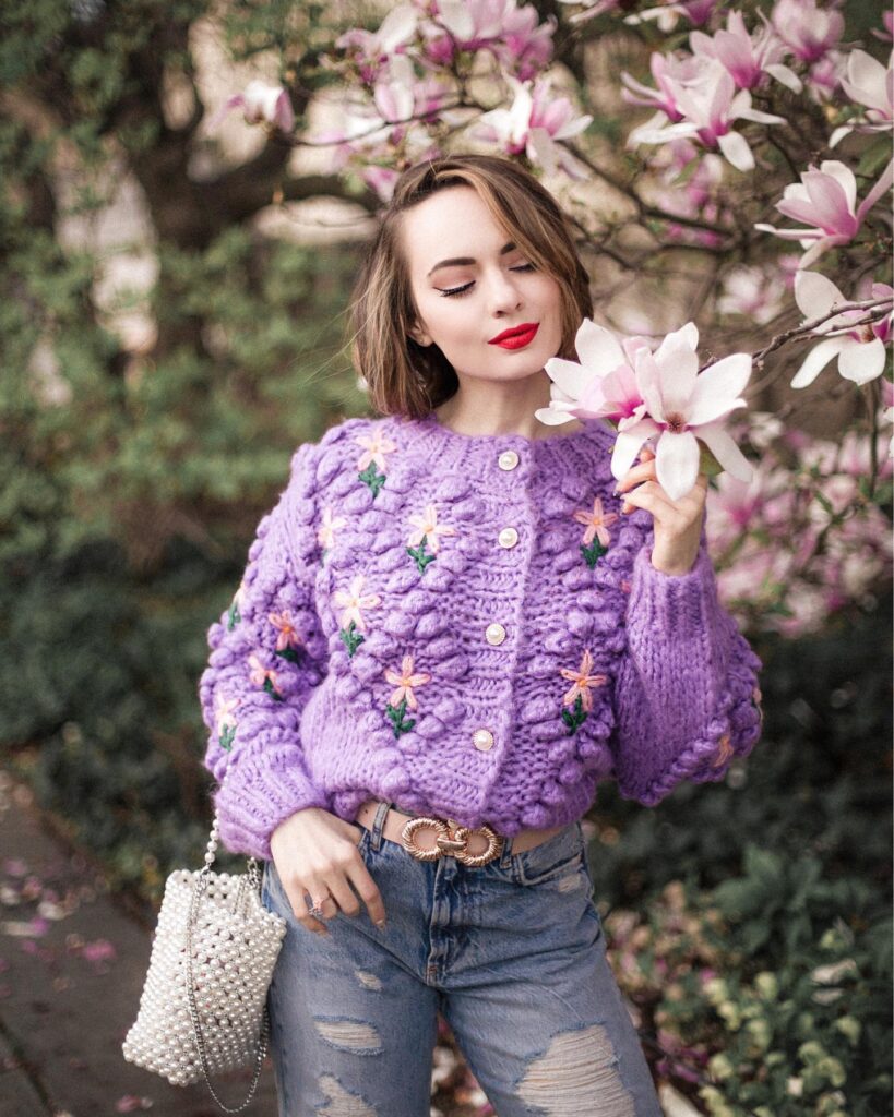 blogger wearing a lavender knit chunky cropped sweater 